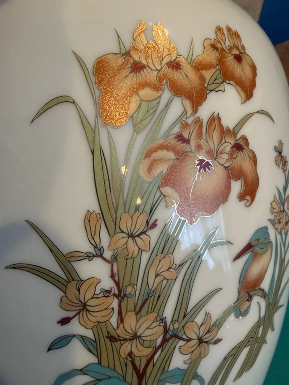 Shaddy VINTAGE 1980s Japanese Porcelain Hand-Painted Pillow Vase